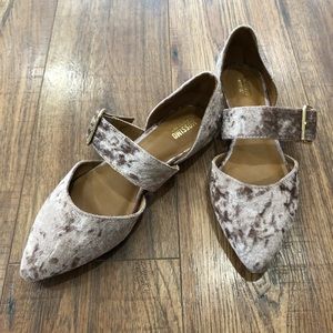 Velvet flats